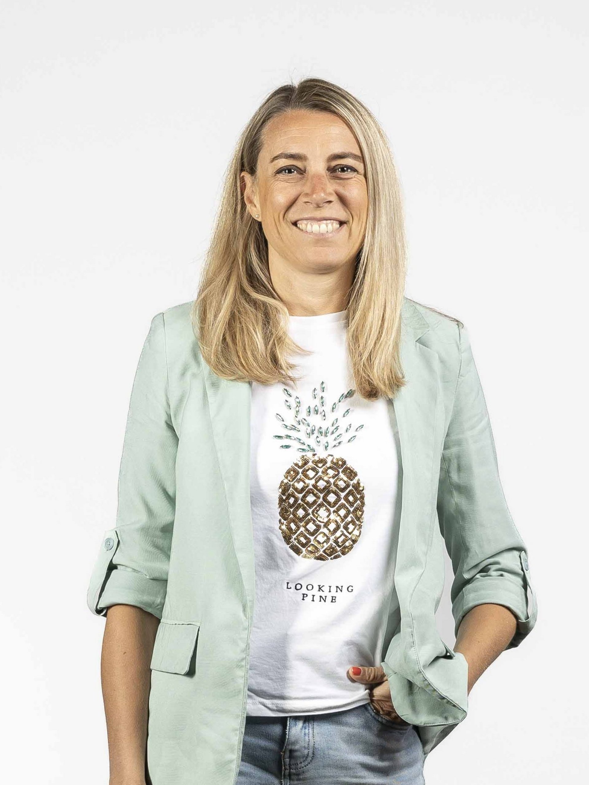 Dach begrünen. Natur lieben. Dich glücklich sehen. Das Team. Dach begrünen. Natur lieben. Dich glücklich sehen. Das Team.